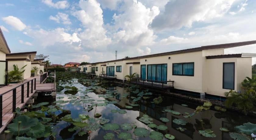 Bua Tara Resort Nong Prue Exterior foto